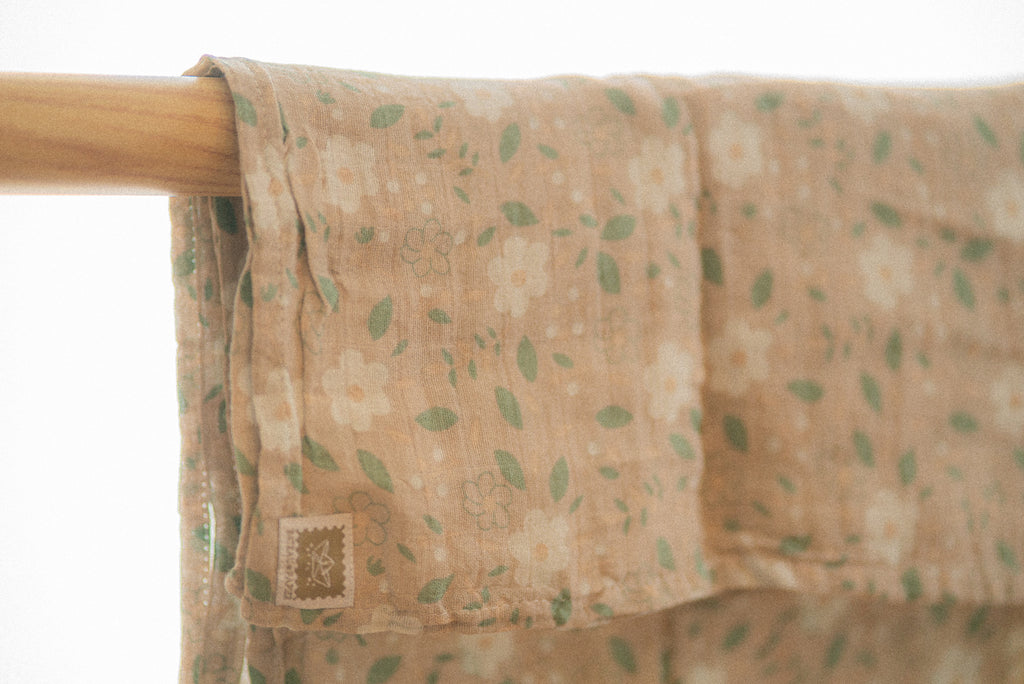 Lange en mousseline – Motif floral et feuillage vert