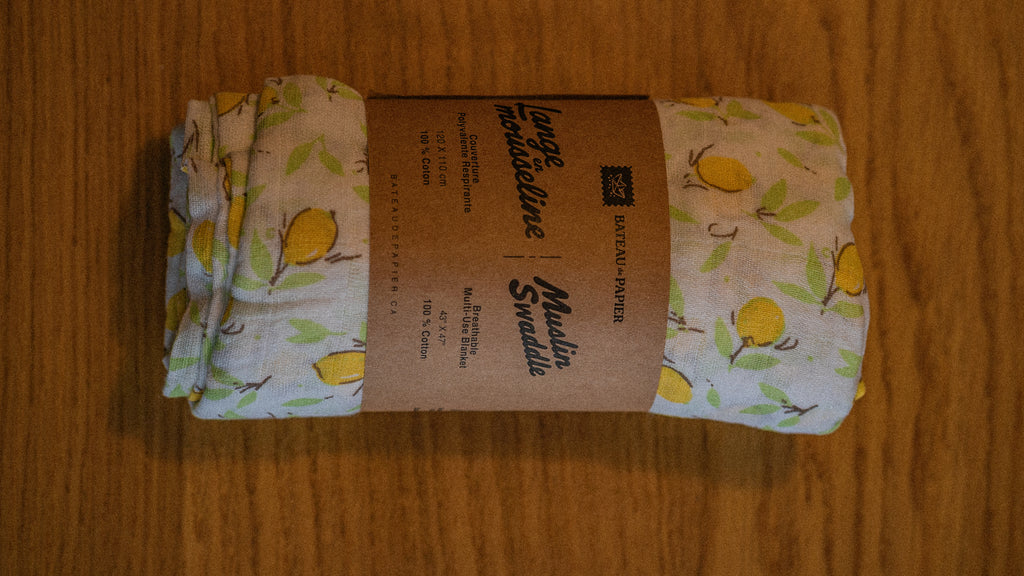 Lange en mousseline – Motif citrons et feuillage sur fond crème