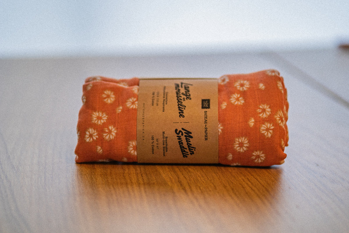 Lange en mousseline – Motif petites fleurs terracotta