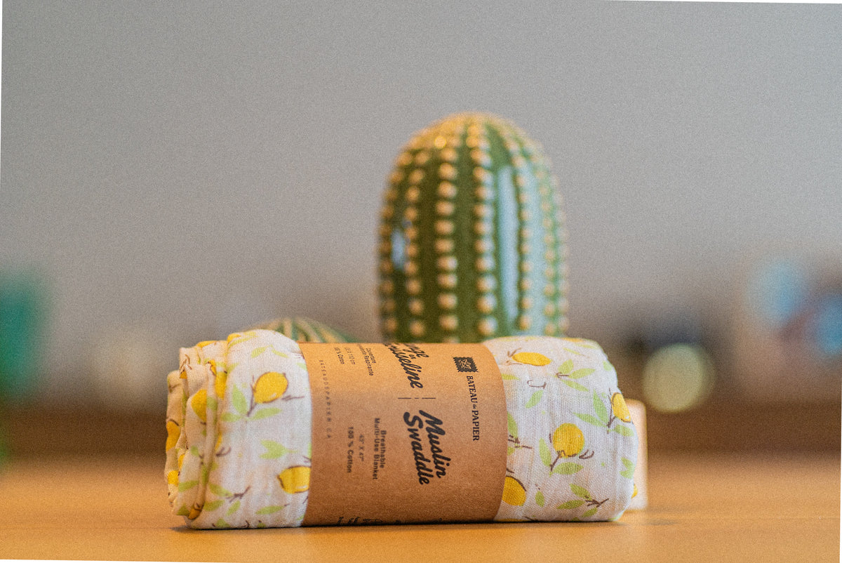 Lange en mousseline – Motif citrons et feuillage sur fond crème